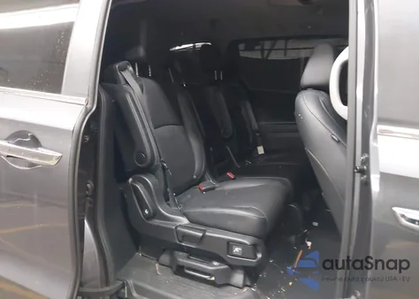 2024 Honda Odyssey Touring z USA, uszkodzony, nr VIN 5FNRL6H8XRB032500